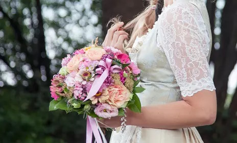 Blumen Steinbuch - Hochzeitsfloristik & Deko, Brautstrauß · Deko · Hussen Ulm, Kontaktbild