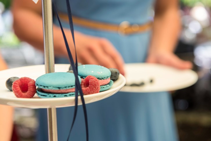 Candytable_suess-und-salzig_foto-erdbeerlicht_macarones_detail